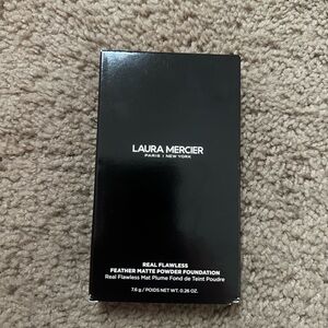NEW Laura Mercier Real Flawless Feather Matte Powder Foundation - 2C